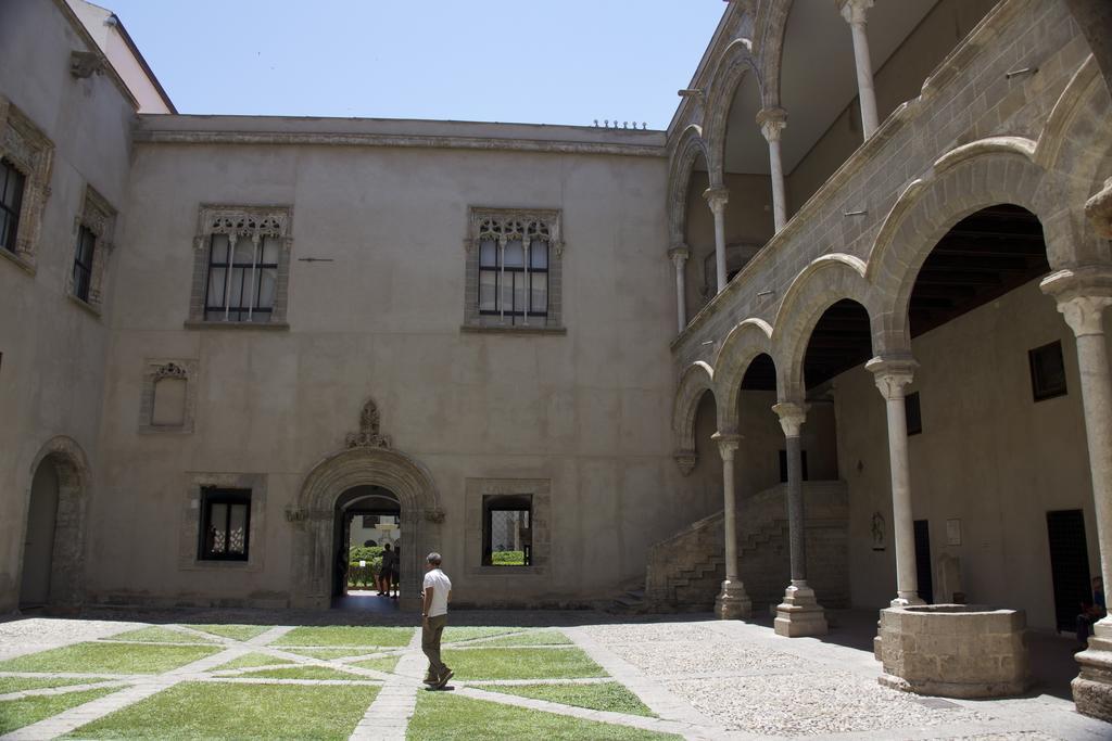 Daysin Apartment Palermo Bagian luar foto