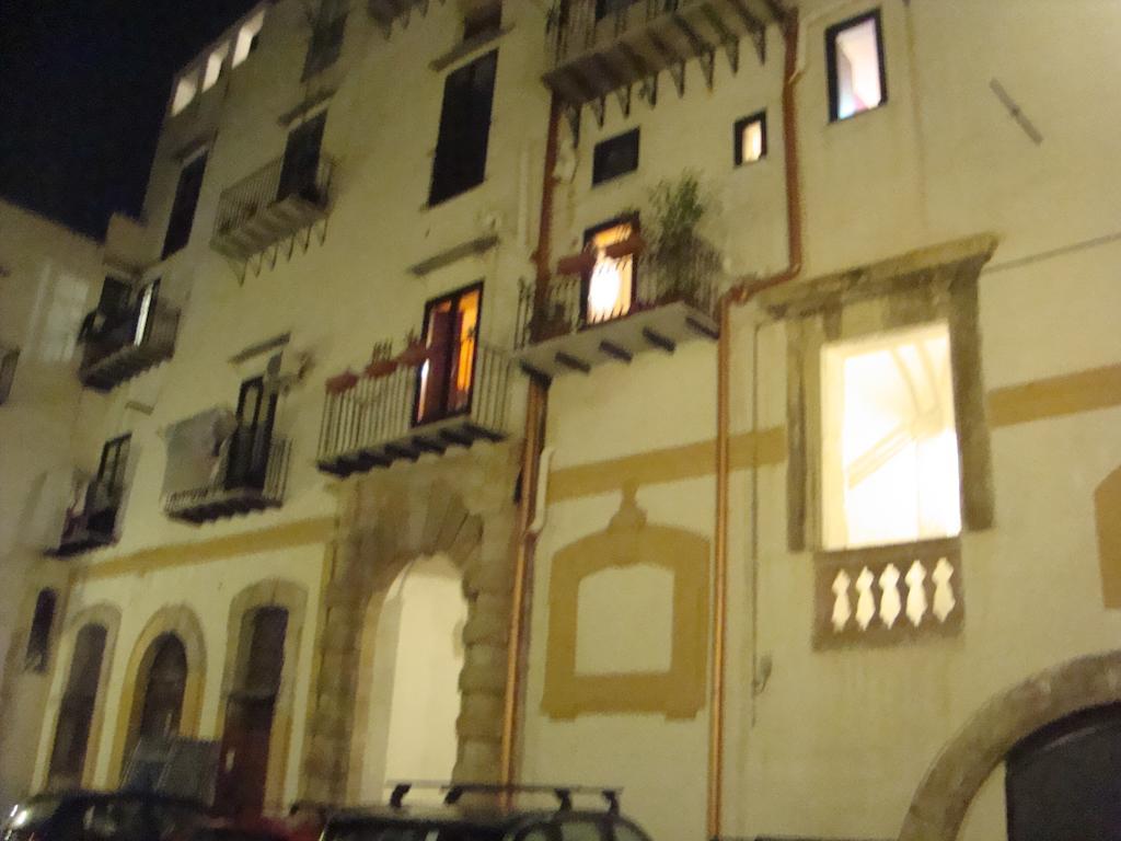 Daysin Apartment Palermo Bagian luar foto